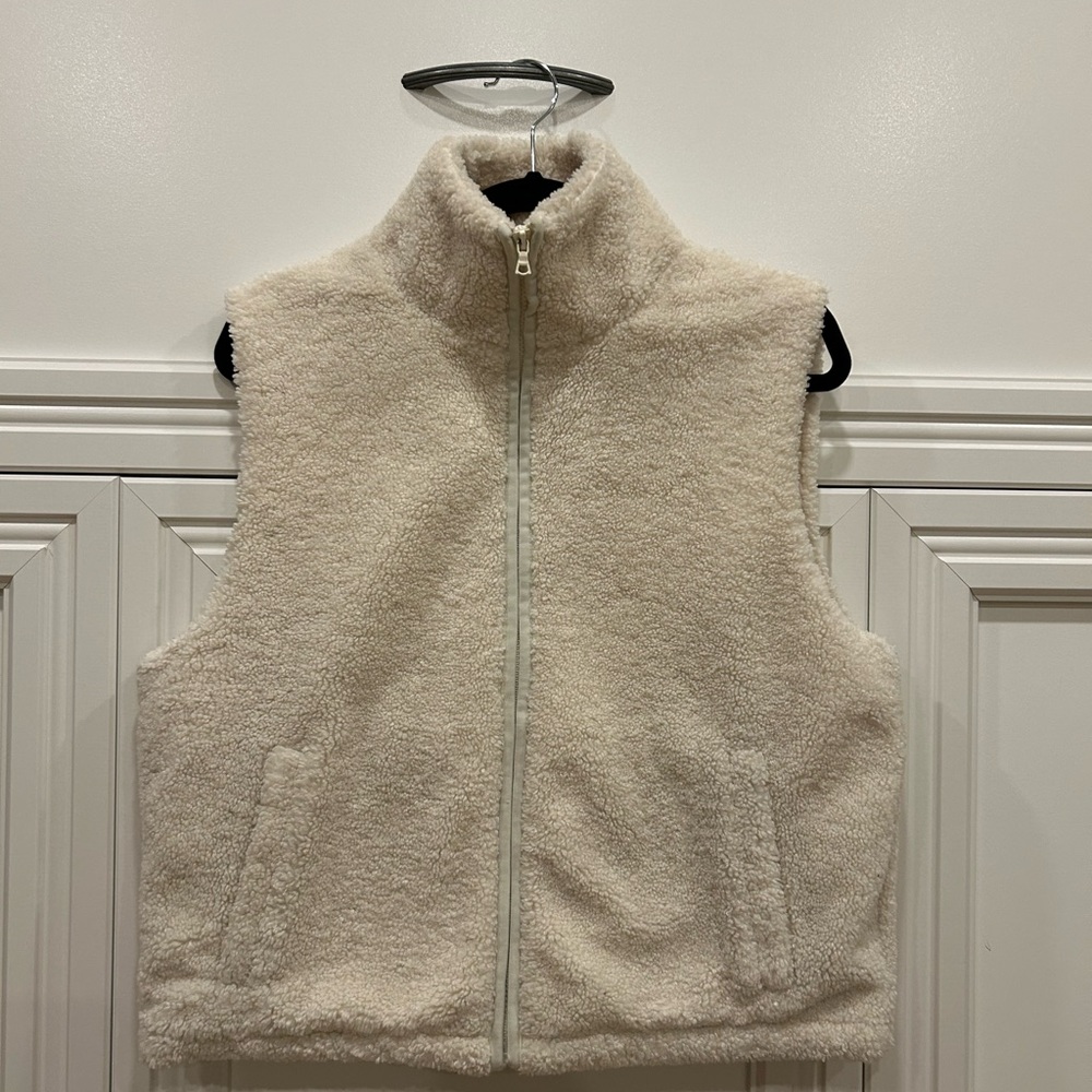Kuwallatee Cream sleeveless Teddy Jacket